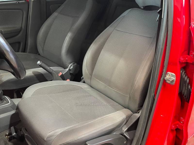 VOLKSWAGEN - FOX - 2011/2011 - Vermelha - R$ 28.990,00