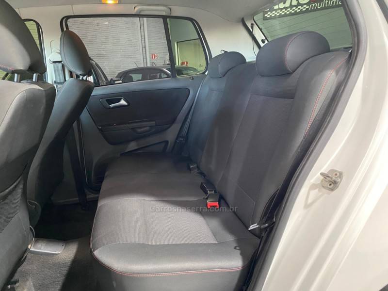VOLKSWAGEN - FOX - 2011/2011 - Branca - R$ 38.990,00