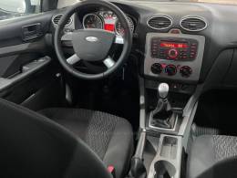 FORD - FOCUS - 2011/2012 - Branca - R$ 42.990,00