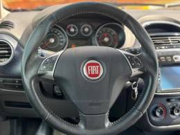 FIAT - PUNTO - 2013/2014 - Preta - R$ 42.990,00