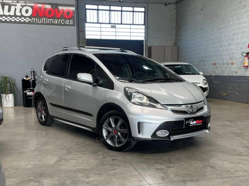HONDA - FIT - 2013/2014 - Prata - R$ 59.990,00
